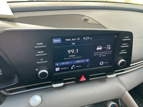 Used 2022 Hyundai Elantra SEL FWD image 7