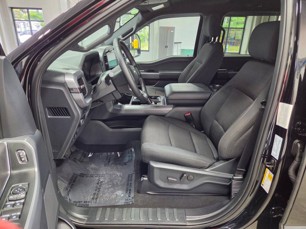 Used 2025 Ford F150 XLT w/ Equipment Group 302A MID AWD/4WD image 31