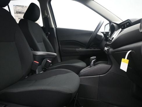 Used 2024 Nissan Kicks S image 18