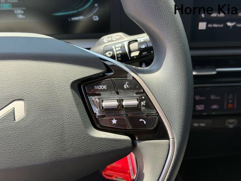 New 2026 Kia Niro LX FWD image 12