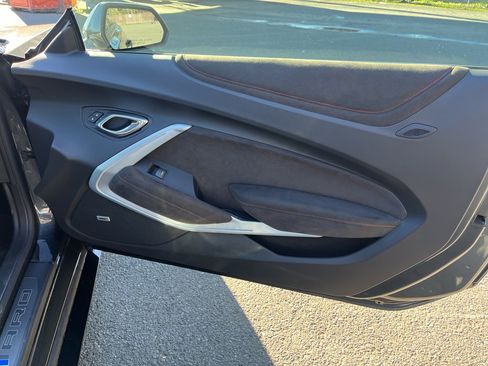 Used 2017 Chevrolet Camaro ZL1 image 35