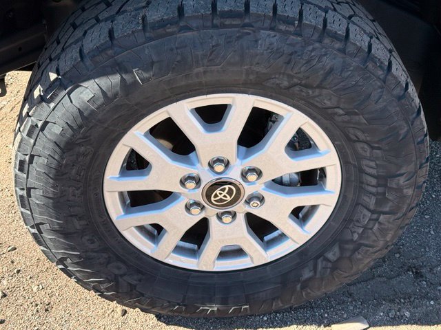 Used 2025 Toyota Tacoma SR5 AWD/4WD image 10