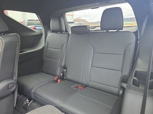 New 2026 Chevrolet Traverse High Country w/ LPO, Floor Liner Package AWD/4WD image 15