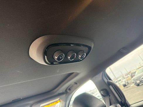 Used 2024 Dodge Durango GT image 13