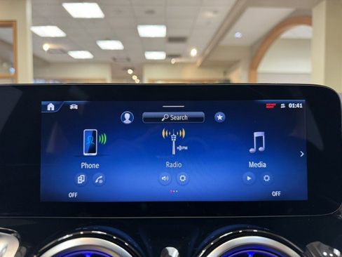 Certified 2025 Mercedes-Benz GLB 250 image 11