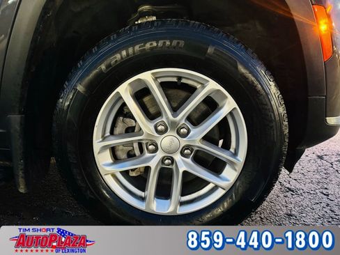 Used 2022 Jeep Grand Cherokee L Laredo w/ Luxury Tech Group I image 23