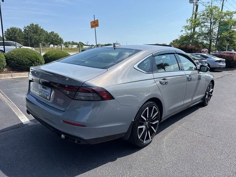 Used 2024 Honda Accord Touring image 3