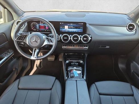 Used 2025 Mercedes-Benz GLA 250 image 18