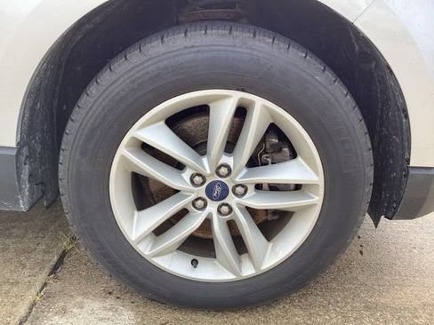 Used 2018 Ford Edge SEL w/ Equipment Group 201A AWD/4WD image 8