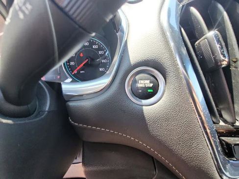 Used 2023 Chevrolet Traverse LT FWD image 16