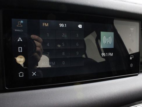 Used 2024 Land Rover Defender 110 S image 13