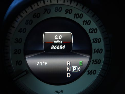 Used 2015 Mercedes-Benz E 400 4MATIC Sedan image 28