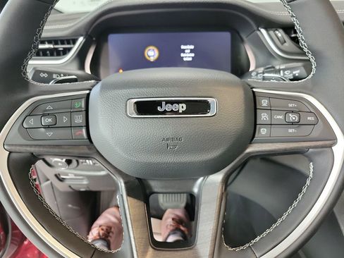 New 2025 Jeep Grand Cherokee L Limited w/ Black Appearance Package AWD/4WD image 17