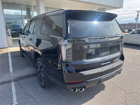 Certified 2025 Chevrolet Suburban RST w/ Comfort Package image 5