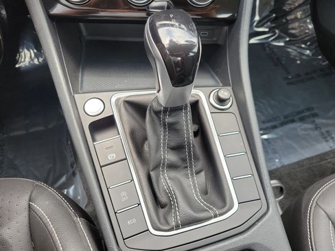 Used 2022 Volkswagen Jetta SE FWD image 26