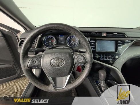 Used 2019 Toyota Camry LE image 14