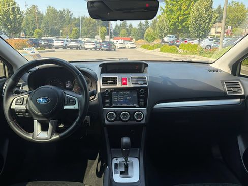 Used 2017 Subaru Crosstrek 2.0i Premium w/ Moonroof Package AWD/4WD image 11