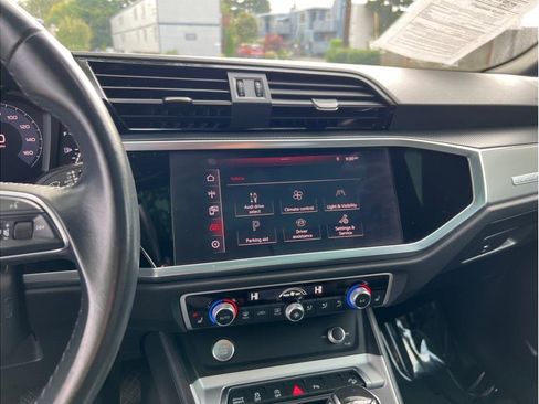 Used 2020 Audi Q3 2.0T Premium Plus w/ Premium Plus Package image 10