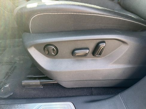 Used 2024 Volkswagen Atlas SE image 14