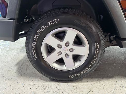 Used 2015 Jeep Wrangler Unlimited Sport w/ Quick Order Package 24S AWD/4WD image 24