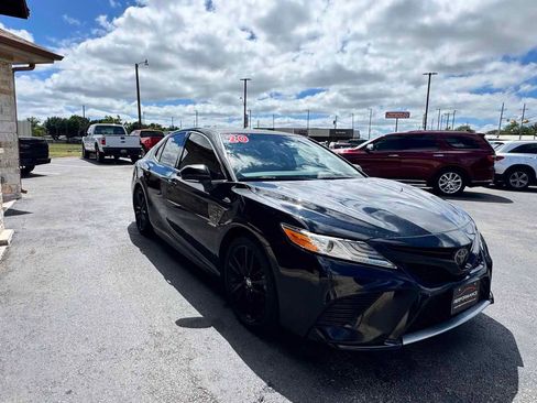 Used 2020 Toyota Camry XSE FWD image 4