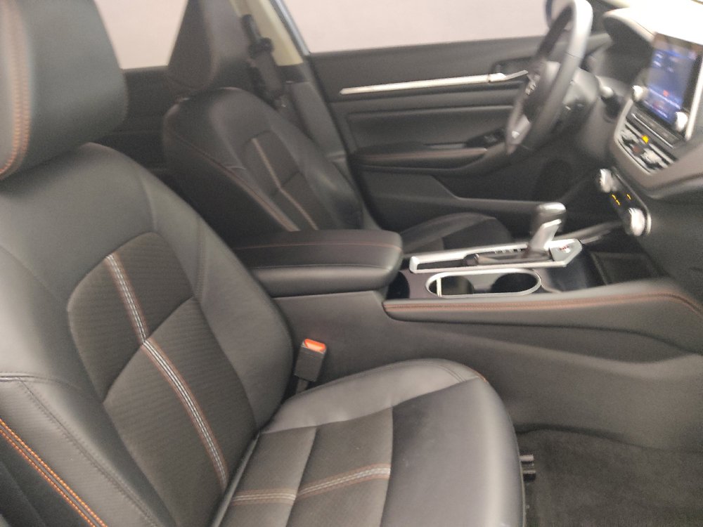 Used 2025 Nissan Altima 2.5 SR FWD image 21