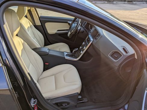 Used 2016 Volvo S60 T5 Premier w/ Convenience Package image 23