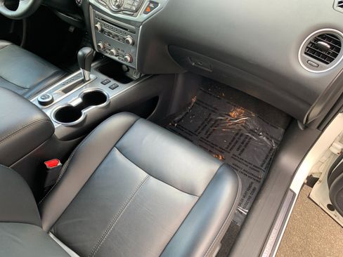 Used 2018 Nissan Pathfinder SL AWD/4WD image 45