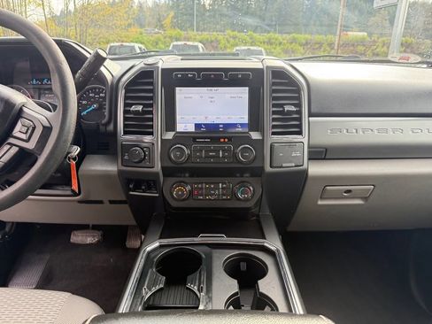 Used 2020 Ford F350 XLT w/ XLT Premium Package AWD/4WD image 16