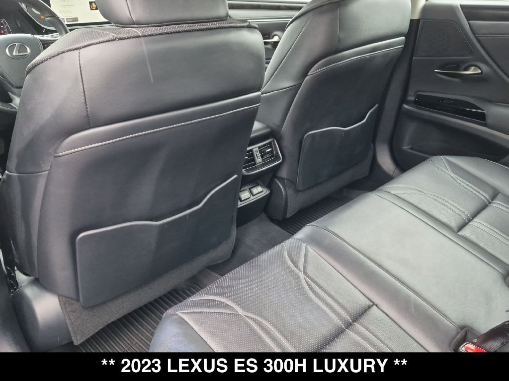 Used 2023 Lexus ES 300h w/ Accessory Package (Z2) FWD image 30
