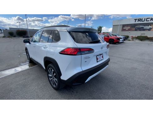 Used 2022 Toyota Corolla Cross XLE AWD/4WD image 6