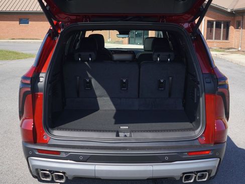 New 2026 Chevrolet Traverse Z71 w/ Enhanced Driving Package image 5