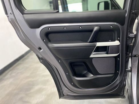 Used 2020 Land Rover Defender 110 HSE image 46