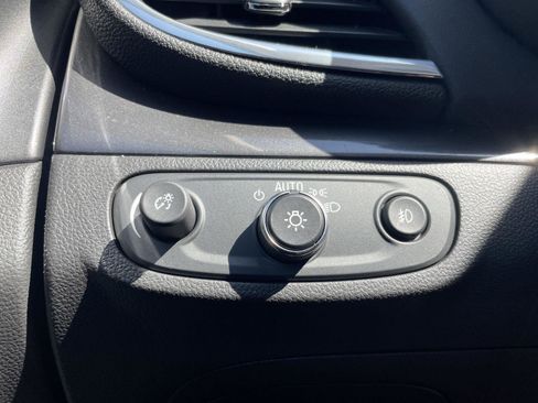 Used 2020 Buick Encore Essence AWD/4WD image 19