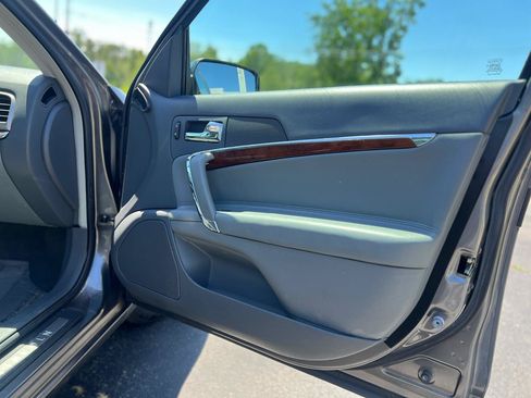Used 2010 Lincoln MKZ FWD image 37