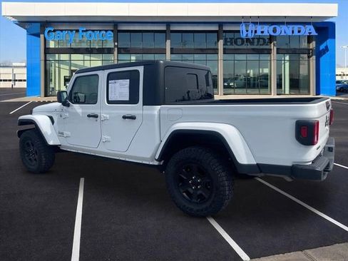 Used 2023 Jeep Gladiator Overland image 3
