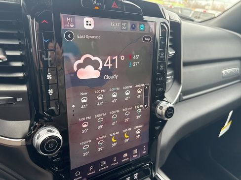 New 2026 RAM 1500 4x4 Crew Cab image 33