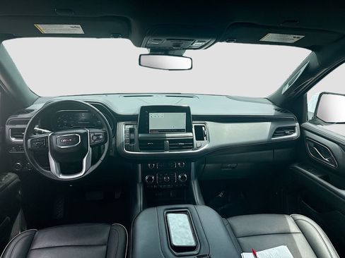 Used 2024 GMC Yukon XL SLT RWD image 25