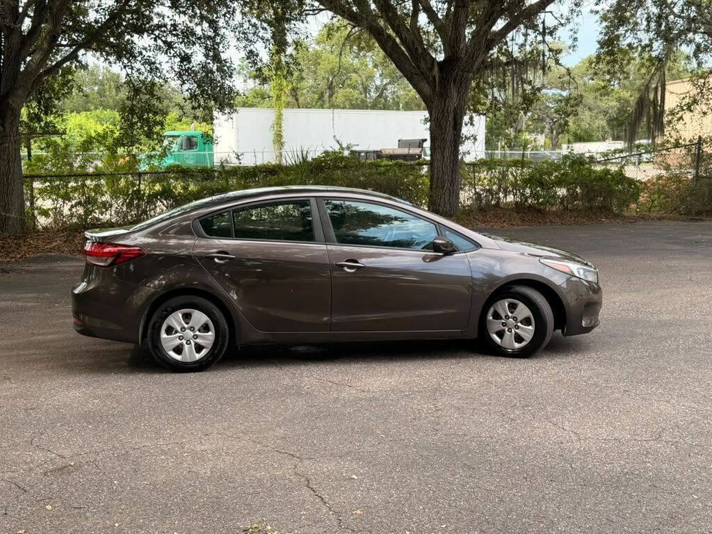 Used 2018 Kia Forte LX FWD image 4