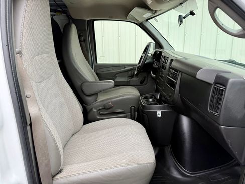 Used 2013 GMC Savana 1500 AWD image 21