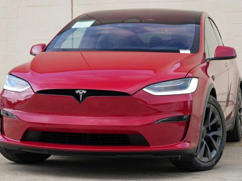 Used 2023 Tesla Model X AWD/4WD image 3
