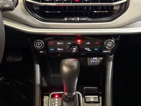 Used 2025 Jeep Compass Limited AWD/4WD image 32