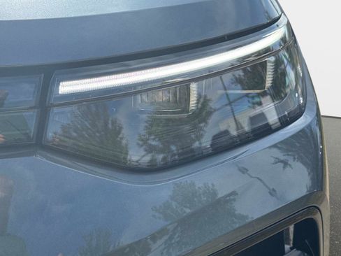 New 2025 Volkswagen Tiguan SE R-Line image 10