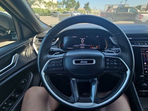 Used 2021 Jeep Grand Cherokee L Laredo RWD image 16