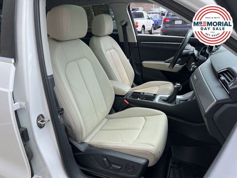 Used 2020 Audi Q3 2.0T Premium Plus w/ Premium Plus Package AWD/4WD image 12