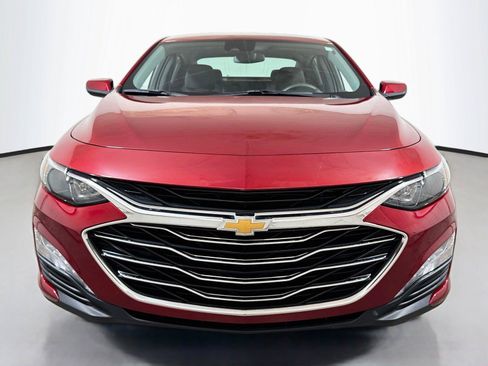 Certified 2025 Chevrolet Malibu LT FWD image 2