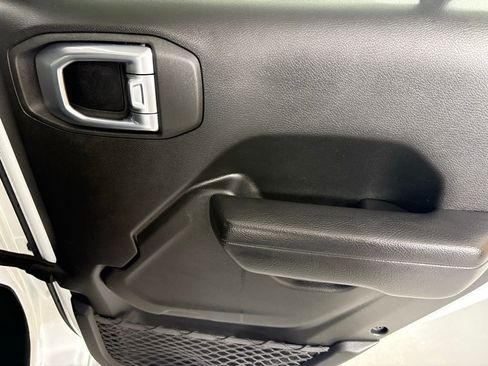 Used 2023 Jeep Wrangler Unlimited w/ Cold Weather Group AWD/4WD image 15