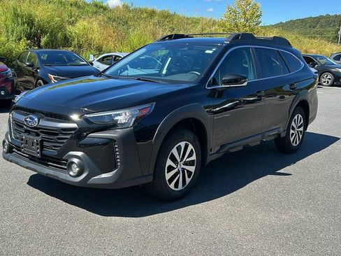 Used 2023 Subaru Outback Premium image 3