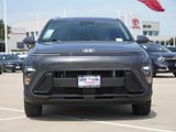 Used 2024 Hyundai Kona SE image 3