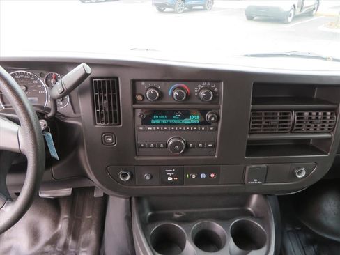 Used 2020 GMC Savana 2500 w/ Driver Convenience Package image 18